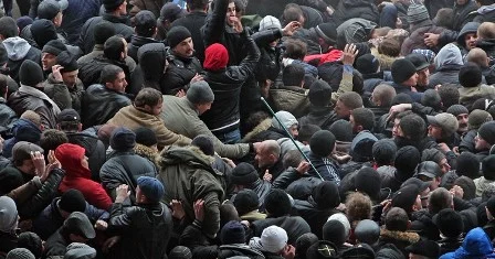 Filippində kütləvi etirazlar: 93 polis yaralandı VİDEO