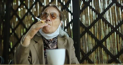 “Nənələrimiz də siqaret çəkib, amma müalicə məqsədilə…”