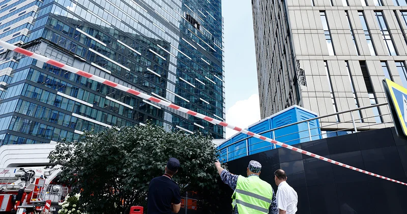 В связи с атакой беспилотников воздушное пространство над Москвой закрыто