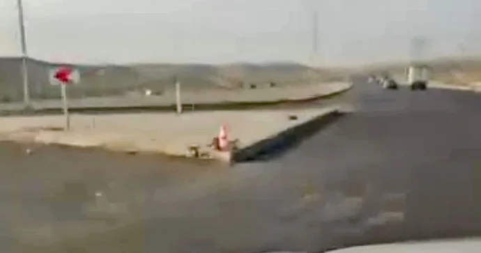 Bu yol sürücülərin kabusuna çevrilib Nə nişanlanma xətti var, nə yol nişanı.. VİDEO