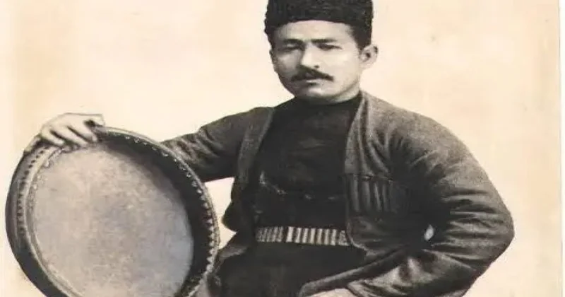 Tarzən Sadıqcanın oğlunun toyunda oxuyandan sonra məşhurlaşan Segah İslam