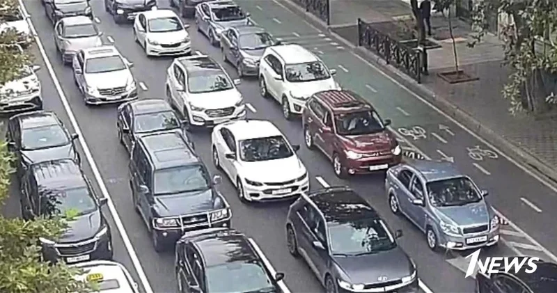 На этих улицах и проспектах Баку затруднено движение транспорта ФОТО