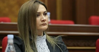 Erməni deputat: Petrosyan sülhə nifrət edir, çünki...