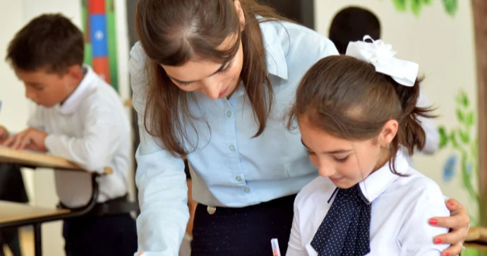 Elektron qaydalar müəllim seçimində önəmli rol oynadı TƏHSİL EKSPERTİ AÇIQLADI