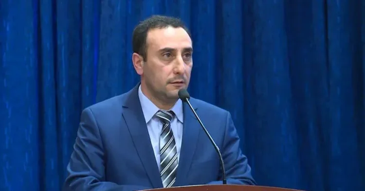 Paşinyan erməni xalqını müalicə etmək istəyir Politoloq