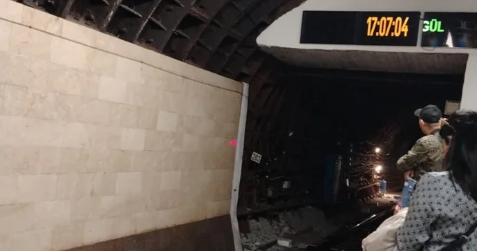 Sərnişinlər metroda qatarı niyə 15 dəqiqə gözləməli olub? RƏSMİ AÇIQLAMA FOTO