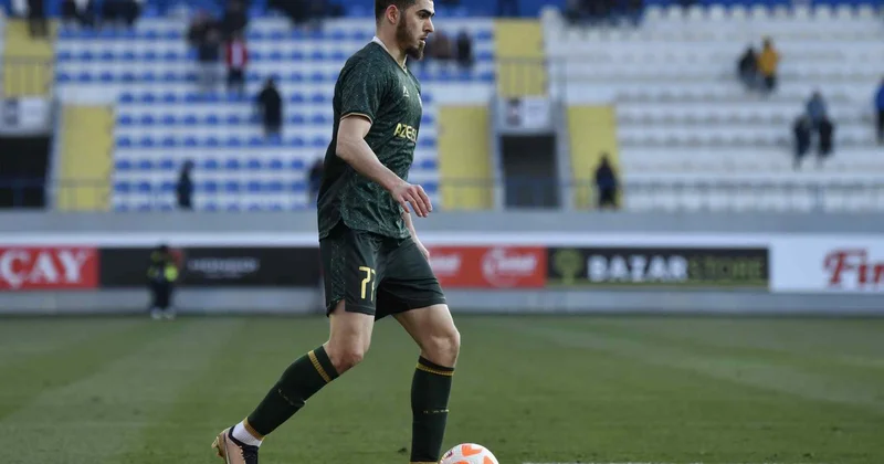 “Biz belə xaraktersiz futbolçulara layiq deyilik” Ramilin dönüşü azarkeşləri qəzəbləndirdi