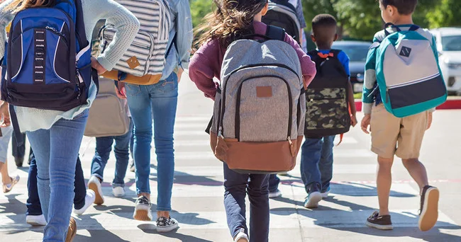 Məcburi şəkildə alınan test kitabları və əlavə vəsaitlər valideyn üçün maddi, şagird üçün zehni yükdür