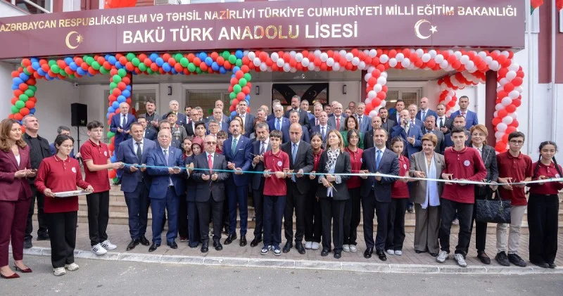 Bakı Türk Anadolu Liseyi yeni binaya köçdü FOTO