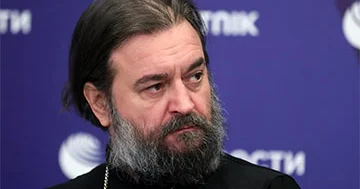 “Bütün bəlalar savadlı insanların ucbatından baş verir...”