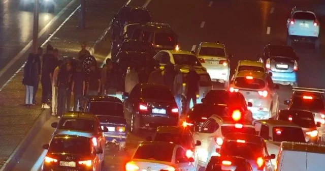Sabunçuda qəza sıxlığa səbəb oldu FOTO