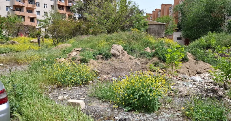 “ABAD HƏYƏT” NECƏ XARABALIĞA DÖNDÜ… Xətai sakinləri aylardır toz torpaq içində boğulur / FOTO