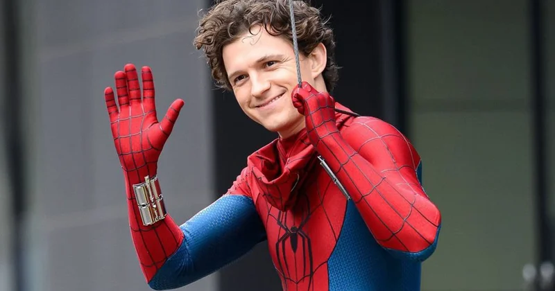 Faciəli fənd: Tom Holland Spider Man çəkilişində ağır yaralandı