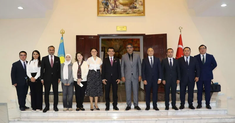 Türk Mədəniyyəti və İrsi Fondunun təşəbbüsü ilə ICESCO nun baş direktoru universitetin qonağı olub Foto