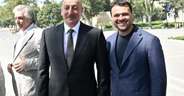 Emin Prezidentə və bu nazirə təşəkkür etdi
