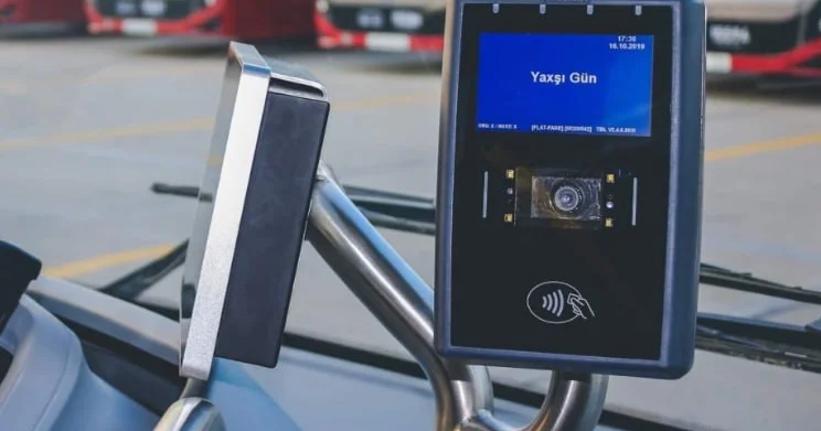 Gəncə sakinlərinin DİQQƏTİNƏ Avtobusda gediş haqları ilə bağlı YENİLİK FOTO
