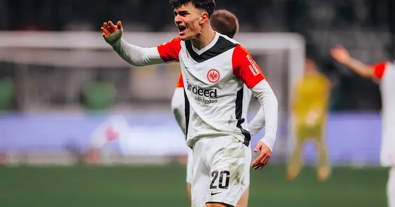 Türkiyəli futbolçuya 80 milyon qiymət qoydu