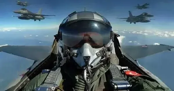 Türk pilotlar NATO ölkələrinə nümunə göstərdi Ən yaxşı nümayiş uçuşu mükafatını qazandılar