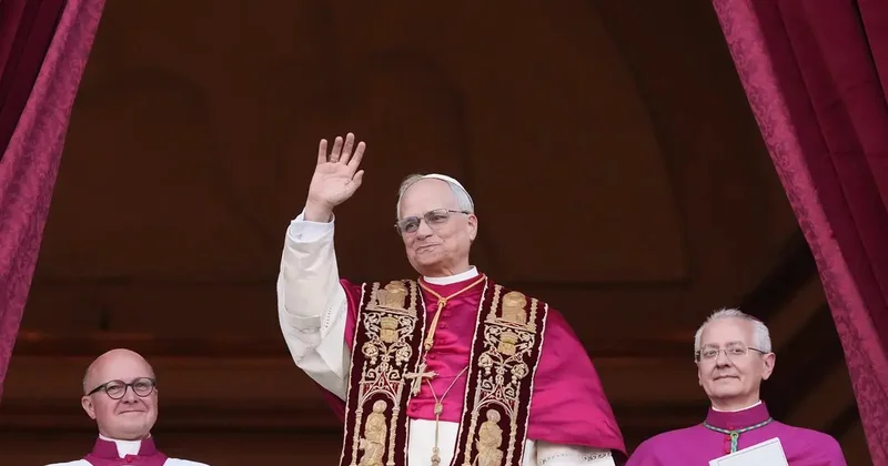 Roma papası Parisə səfərə gəlir