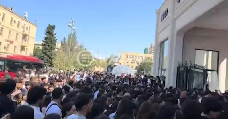 BDU nun qarşısında tələbə sıxlığı Universitetdən AÇIQLAMA