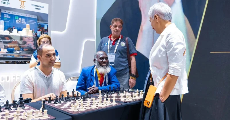AŞF rəsmisi İlahə Qədimova Ümumdünya Şahmat Olimpiadasında seans keçirib