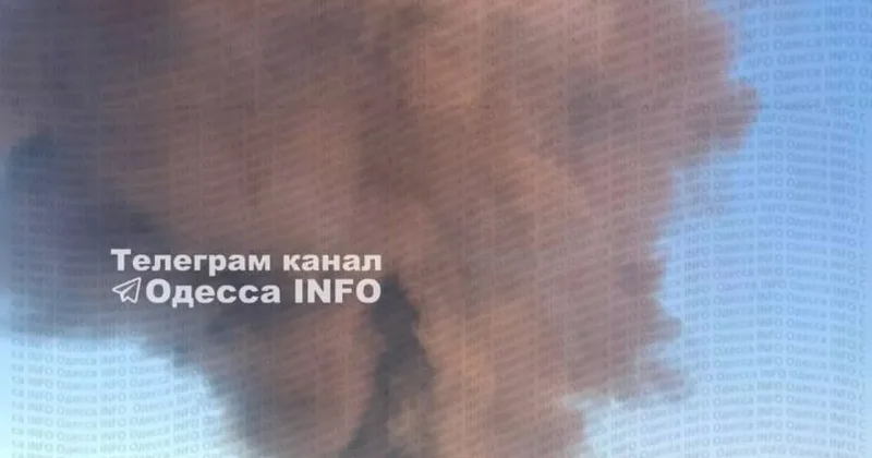 Одессу накрыло черным дымом