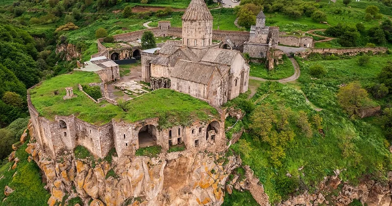 Qafqaz Albaniyasında tarixi memarlıq irsi TARİXÇİ DANIŞDI