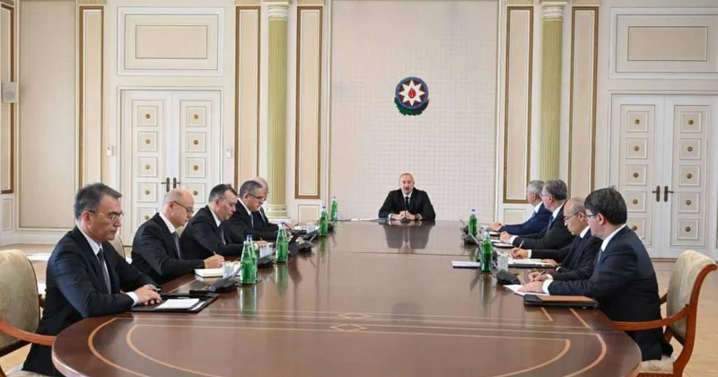 İlham Əliyev müşavirə keçirdi