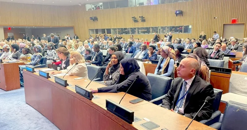 Emin Əmrullayev uşaqlar üçün təhlükəsiz rəqəmsal sistemlərin qurulmasına dair tədbirdə iştirak edib