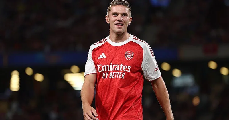 “Arsenal” hücumçusu ilə yolları ayırır