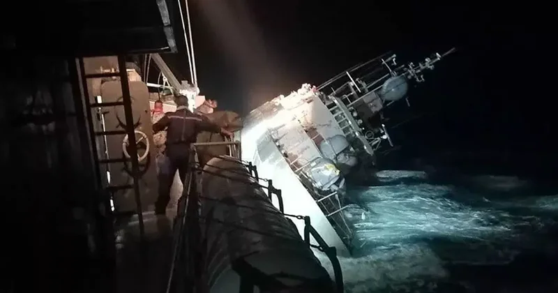 Шторм затопил судно в Сиамском заливе