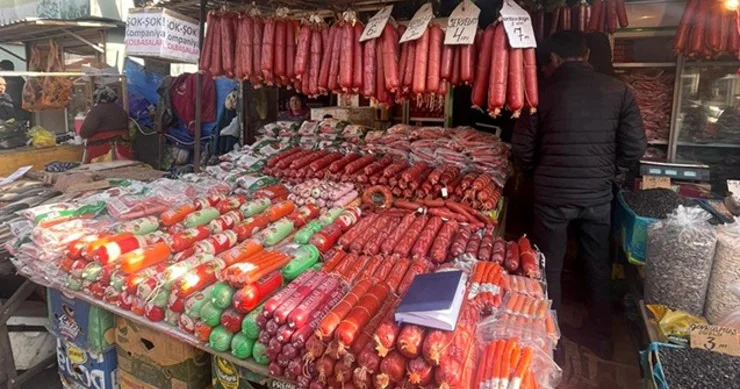 ƏT BAHALAŞDIQCA KOLBASA BAZARI BÖYÜYÜR... Bu artım nədən xəbər verir?