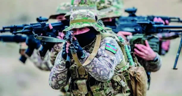 35 illik saxta qurumun 23 saatlıq çöküşü
