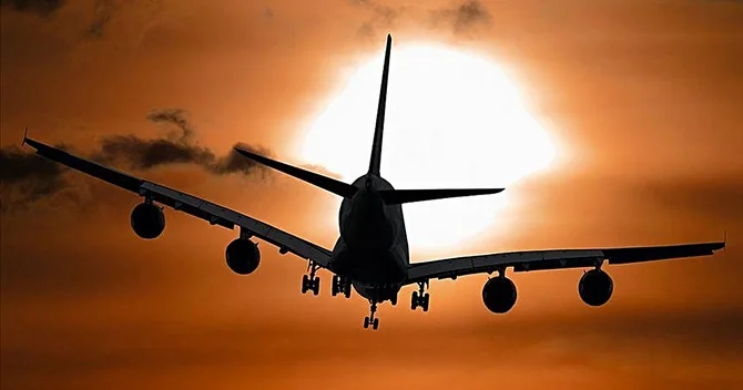 6 hava limanında uçuşlar təxirə salındı Minlərlə sərnişin hava limanında qaldı