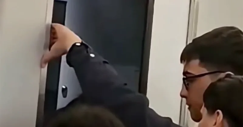 Sərnişinlər qatarda da dayanmağa yer tapmır Video