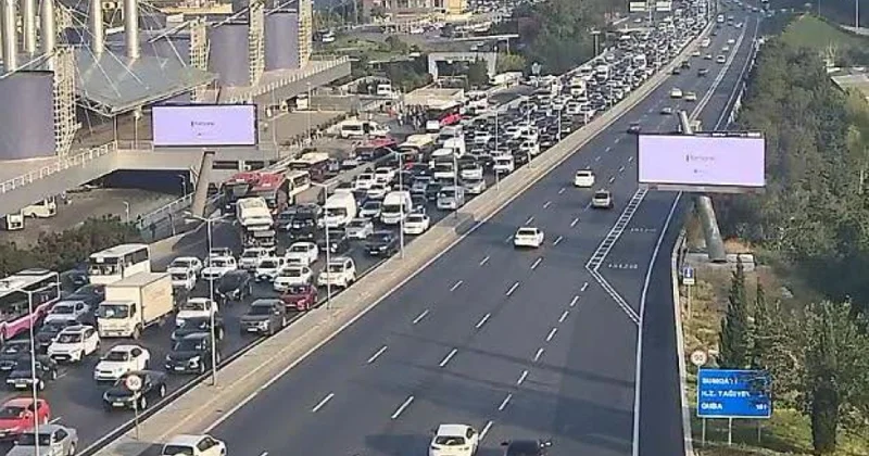 Bakıda bəzi yollarda nəqliyyatın hərəkətində sıxlıq yaranıb