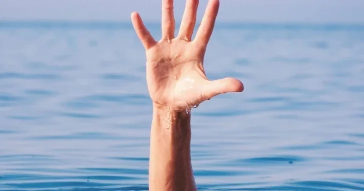Водолазы МЧС извлекли из моря тела двух утонувших в Бильгях подростков
