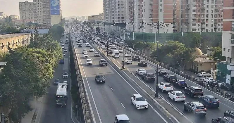 Текущая ситуация на дорогах Баку: где затруднено движение ФОТО
