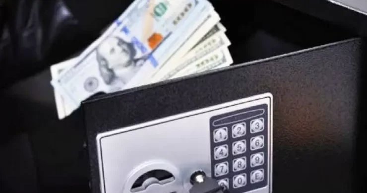 Lənkəranda içində 75 min manat olan seyf oğurlandı