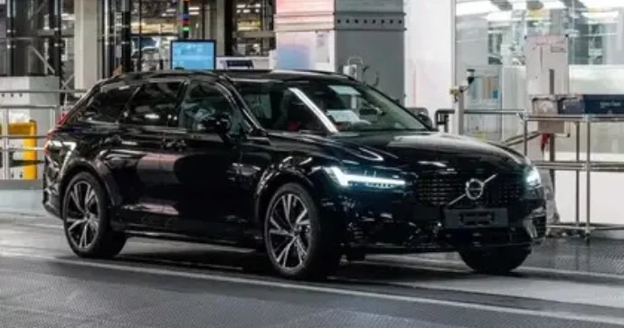 Sonuncu Volvo V90 konveyeri tərk etdi