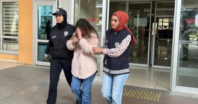 Türkiyədə 3 yaşlı uşağın qolunu dişləyən müəllim həbs olundu