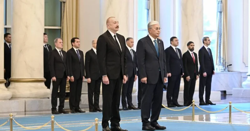 Qarşılama anında Əliyevə verilən mesaj Əvvəl mahnı, sonra hədiyyə...
