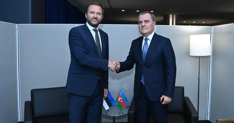 Ceyhun Bayramov estoniyalı həmkarı ilə görüşdü