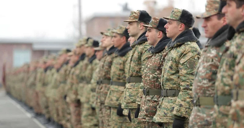 Ermənistanda çağırışçıların hərbi xidmət müddəti azaldılacaq: Müqaviləli əsgərlərin sayı artırılacaq