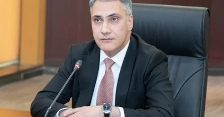 AMB nin sədr müavini manatın məzənnəsindən DANIŞDI