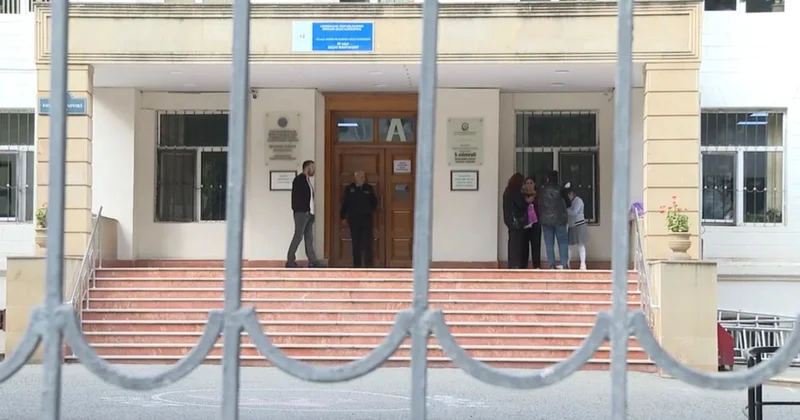 Görmə məhdudiyyəti olan şagird məktəbin pəncərəsindən yıxıldı
