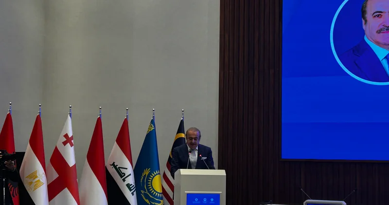 Bizə ənənə ilə çağırış arasında tarazlığı qoruyan model lazımdır Rafael Hüseynov