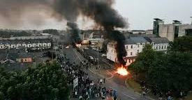 İrlandiyada miqrant qıza təcavüz etdikdən sonra etirazlar iğtişaşlara çevrilib