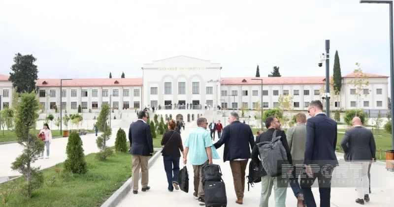 Xarici qonaqlar Qarabağ Universitetini ziyarət ediblər