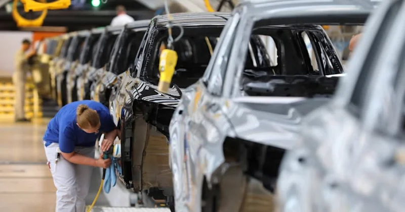 “Volkswagen” çip tədarükündə böhrana görə bəzi zavodlarda istehsalı dayandıracaq